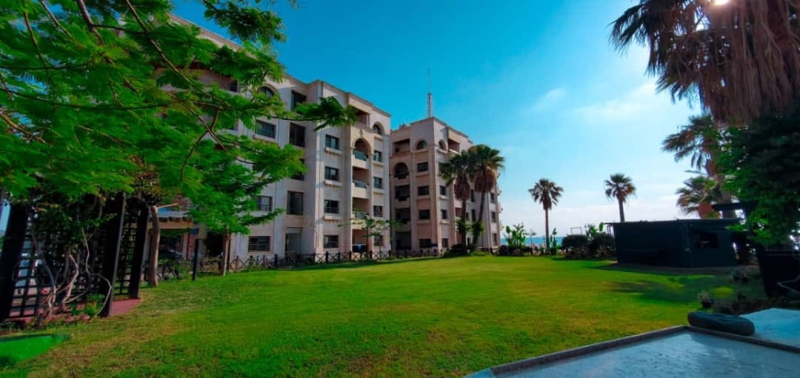 Holiday Beach Hotel